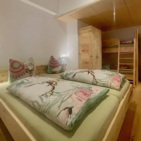 Hirschbach Apartment *