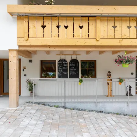 Hirschbach Apartment *